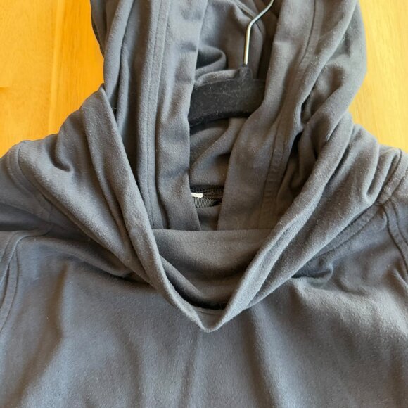 Lululemon Pick Up The Pace Long Sleeve 10 - Picture 3 of 13